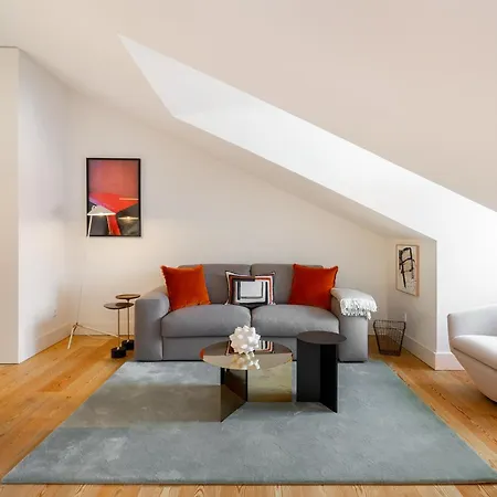 Whome Top-floor In Prime Location