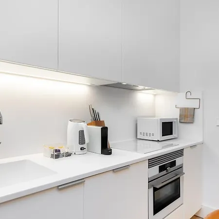 Whome Top-floor In Prime Location * ליסבון