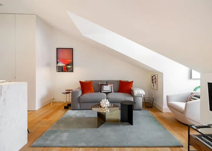 Whome Top-floor In Prime Location