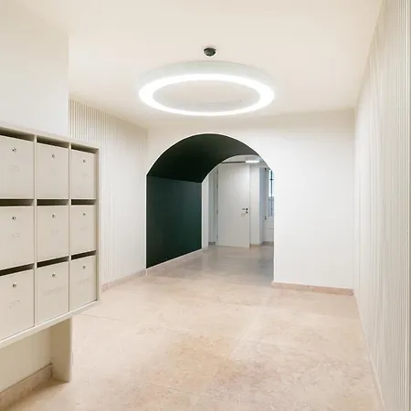 Whome Top-floor In Prime Location