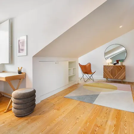 Whome Top-floor In Prime Location Lejlighed *